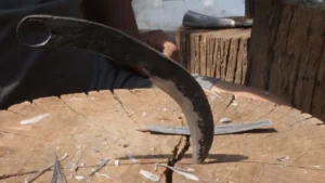 มีดคารัมบิต