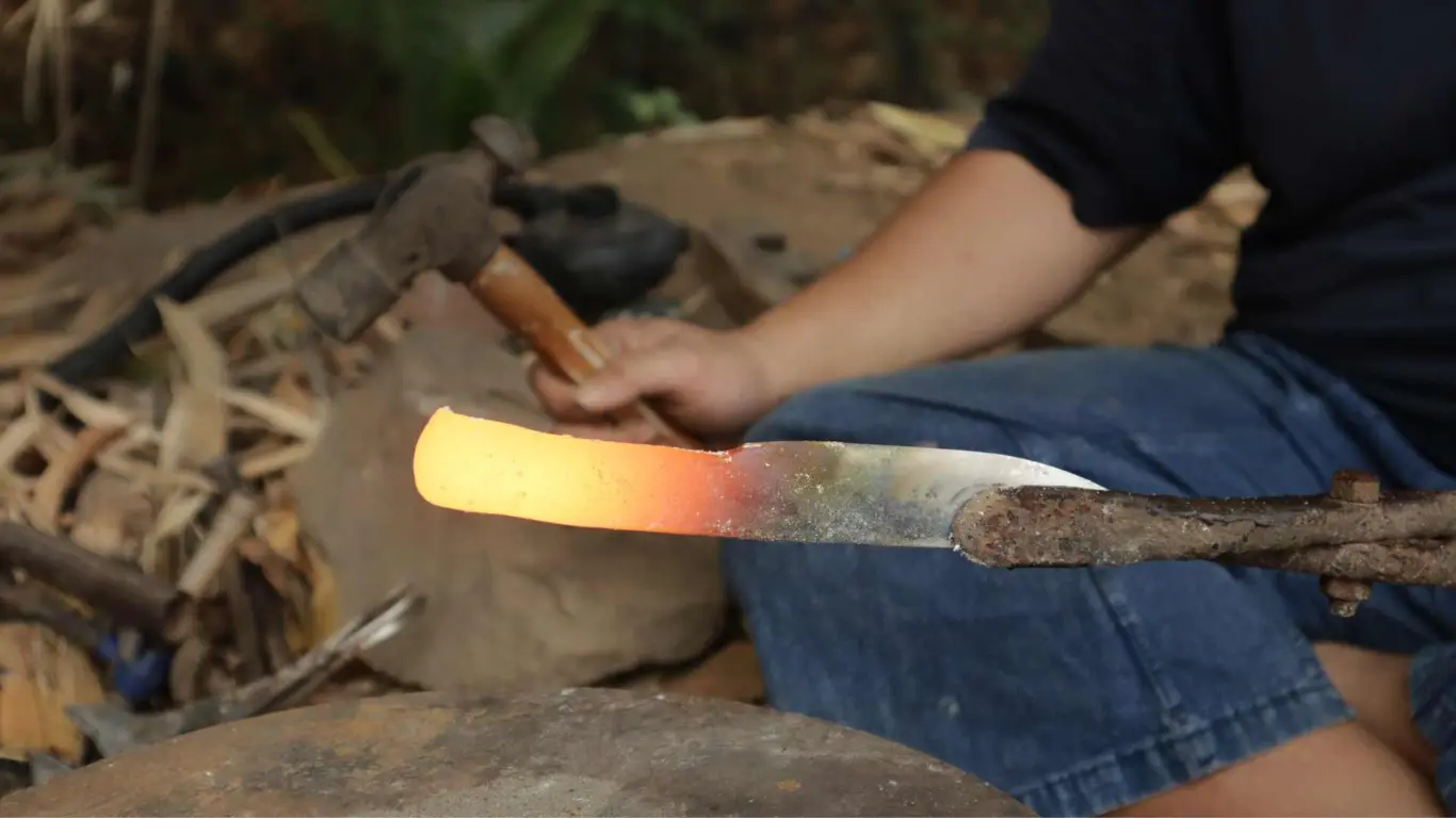 มีดก้านวาวล์