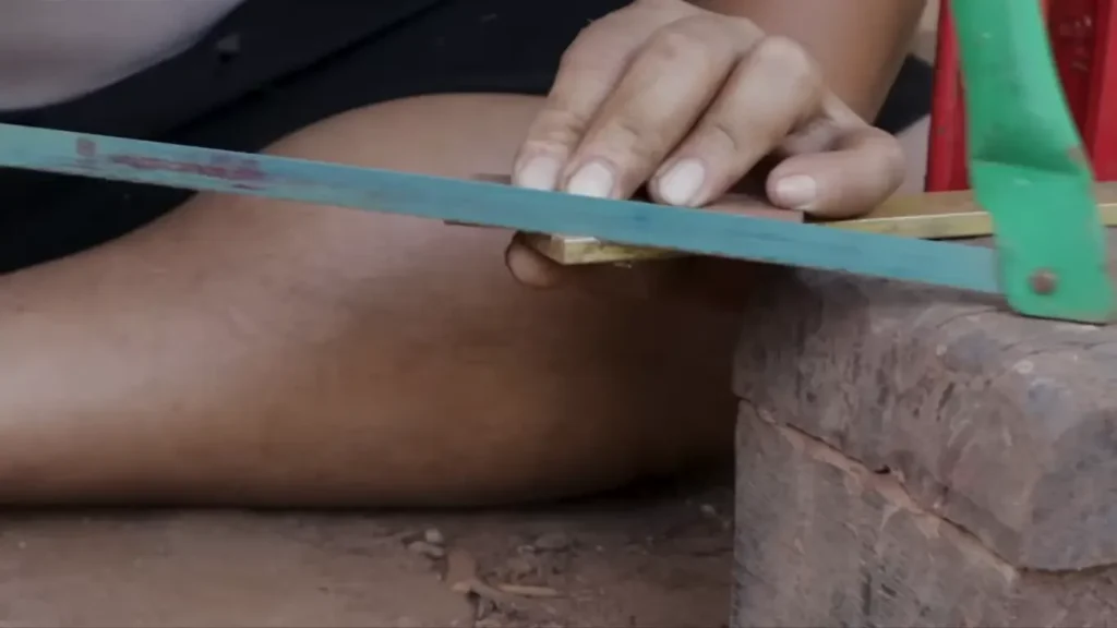 เลื่อยตัดเหล็ก